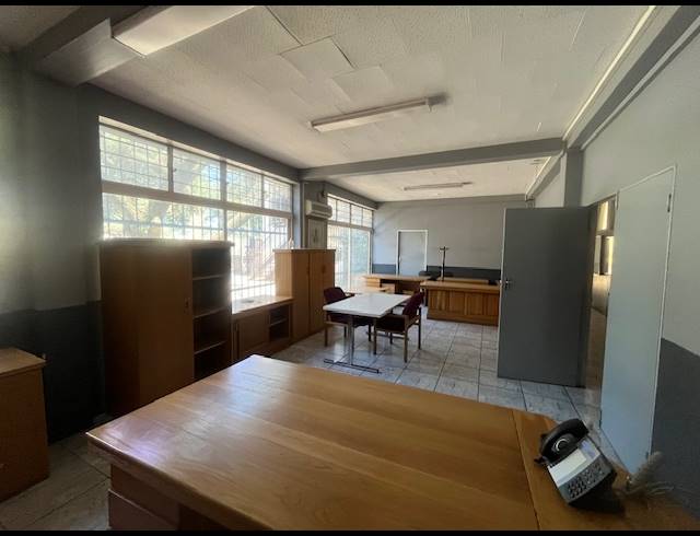 2,500M² OFFICE TO LET IN VULCANIA